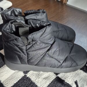 Women's Black Quilted Ankle Booties